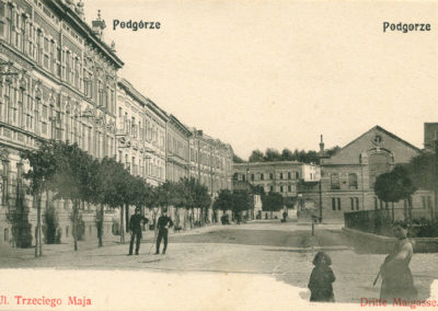 Obecna ul. Legionów Piłsudskiego, widok w stronę nieistniejącej hali targowej. Ze zbiorów Marka Sosenki.