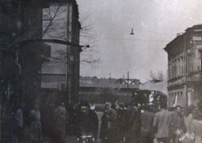 Ulicy Solna, która jest przedłużeniem ulicy Targowej, , w tle fragment III Mostu, rok 1954. Z archiwum Tadeusza Pałki.