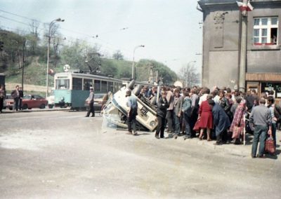 Wypadek na skrzyżowaniu ul. Wielickiej i Powstańców Wielkopolskich. Maj 1982. Z archiwum AJC.